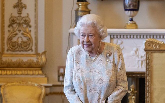 Bất ngờ với thói quen giản dị của Nữ hoàng Anh dù sống trong cung điện hơn 700 phòng