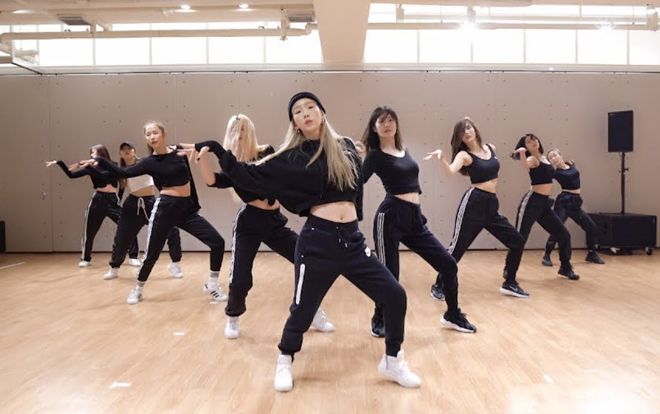 Taeyeon tung bản dance practice của 'Spark': Bạn cần cập nhật ngay vũ đạo gây nghiện mới nhất từ Kid Leader!