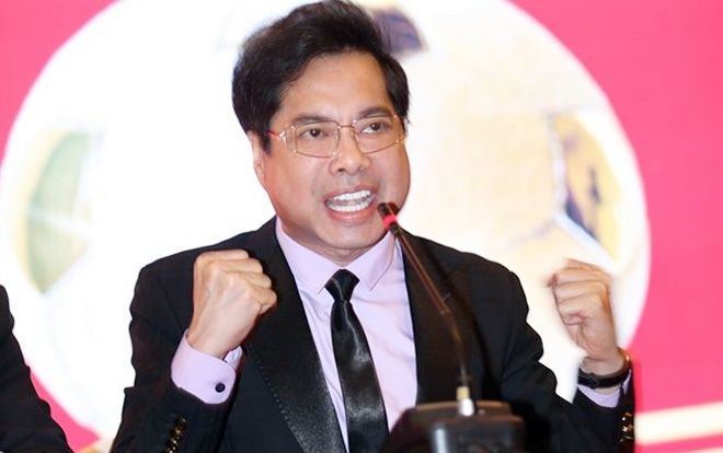 Danh ca Ngọc Sơn tặng toàn bộ tiền thưởng trong ngày sinh nhật bầu Hiển