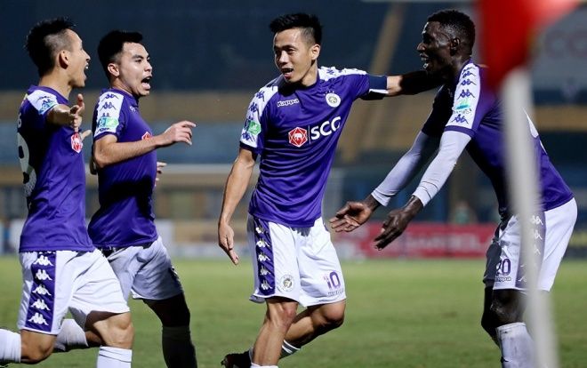 Trọng tài gây tranh cãi trong ngày Hà Nội FC vô địch