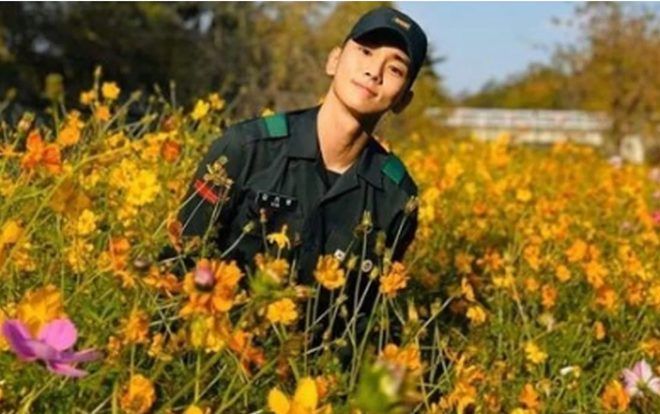Dù đang thực hiện nghĩa vụ quân sự, Key (SHINee) vẫn biết cách khiến các fam hâm mộ ấm áp