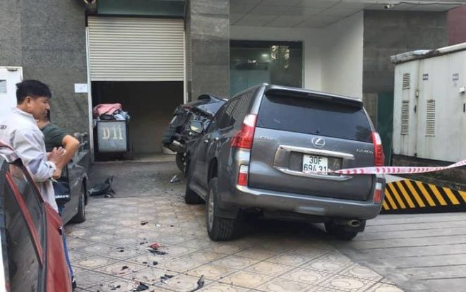 Lexus hạng sang mất lái tông hàng loạt ô tô, nhiều xe bị hư hỏng nặng