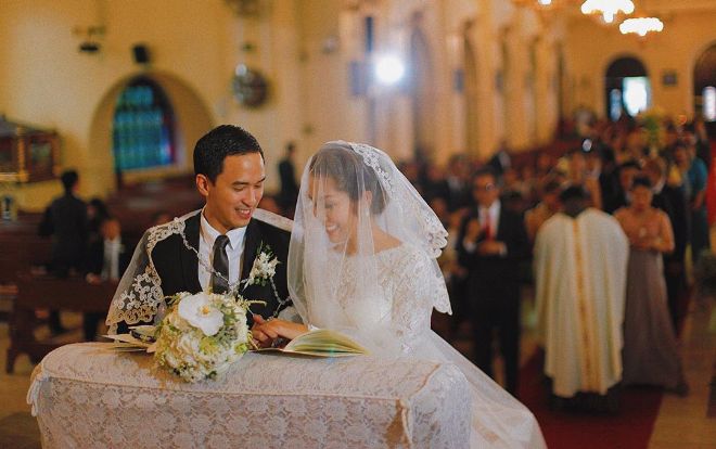 Tăng Thanh Hà chia sẻ ảnh cưới ở nhà thờ trong ngày kỷ niệm 7 năm kết hôn