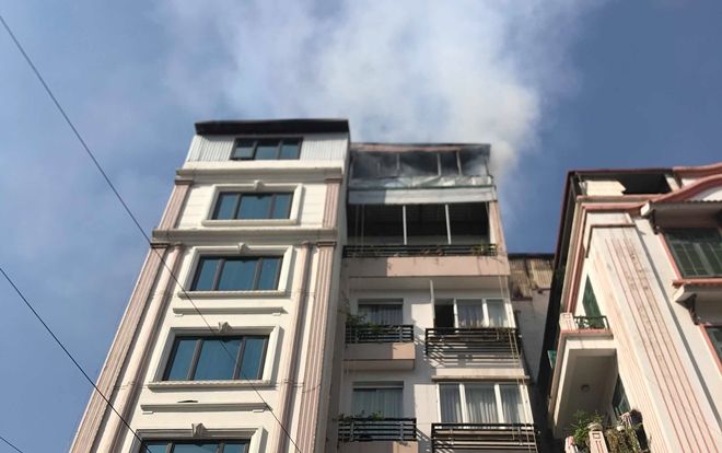 Cháy lớn chung cư mini trên phố Trung Kính khiến cả khu phố sợ hãi