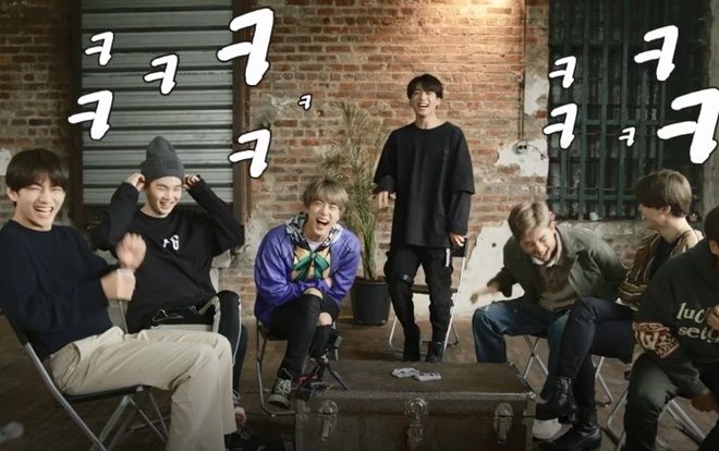 Lỡ quên vũ đạo ca khúc trong gameshow riêng, BTS sáng tạo ra điệu nhảy mới khiến fan té ngửa