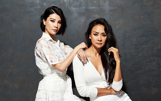 'Kỳ phùng địch thủ' sàn diễn thập niên 90 Vũ Cẩm Nhung - Trần Bảo Ngọc đọ dáng high fashion