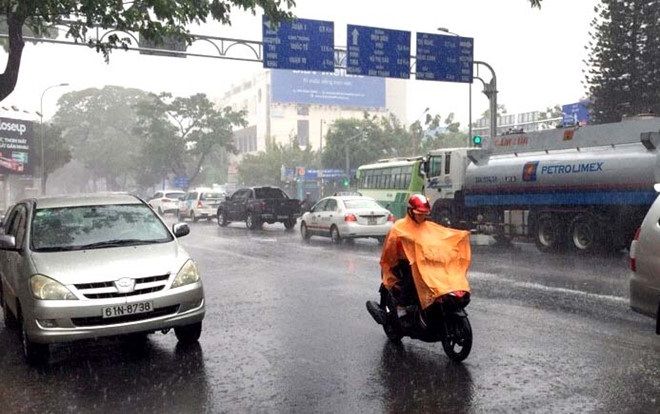 Dự báo thời tiết 8/11: Bão số 6 tăng cấp, các tỉnh phía Nam mưa lớn