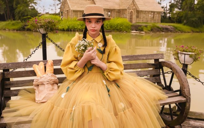 Mẫu nhí lai Việt - New Zealand hóa nàng thơ trong trẻo, khiến giới mộ điệu 'liêu xiêu'