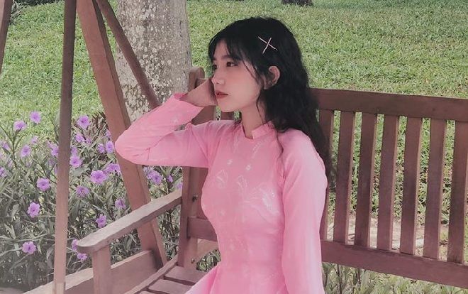 Nữ sinh ĐH Tôn Đức Thắng bất ngờ nổi tiếng trên MXH, 'đốn tim’ bao người với nhan sắc trong trẻo đáng yêu