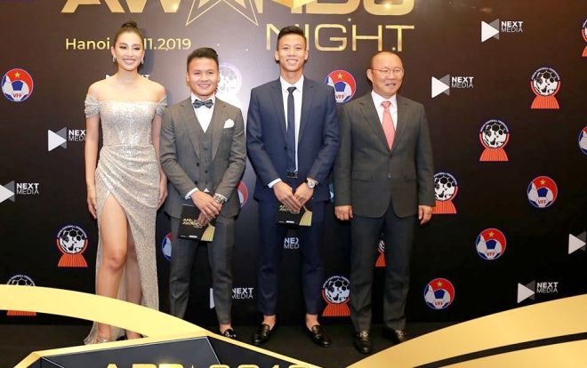 Trần Tiểu Vy mến Quang Hải, Kiều Loan say đắm Công Phượng