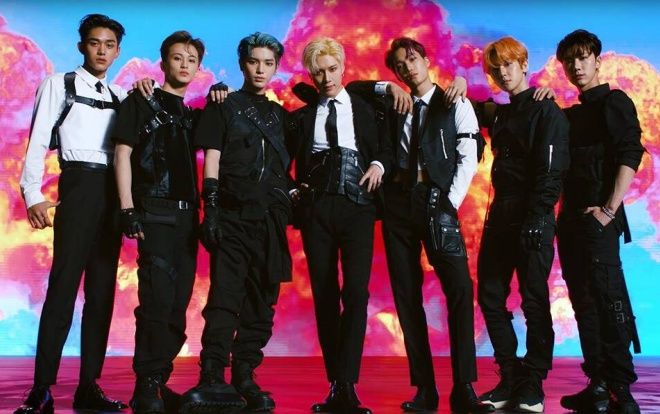 SuperM tung thiết kế cận cảnh cho lightstick: Màu hồng phấn gây tò mò