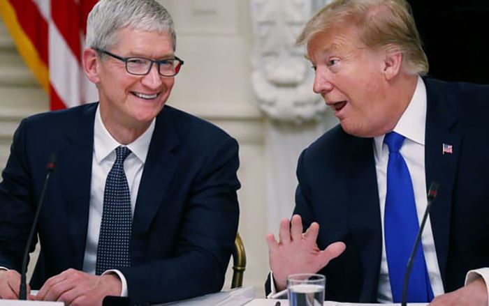 Tim Cook sắp mời ông Donald Trump đến thăm nhà máy Apple