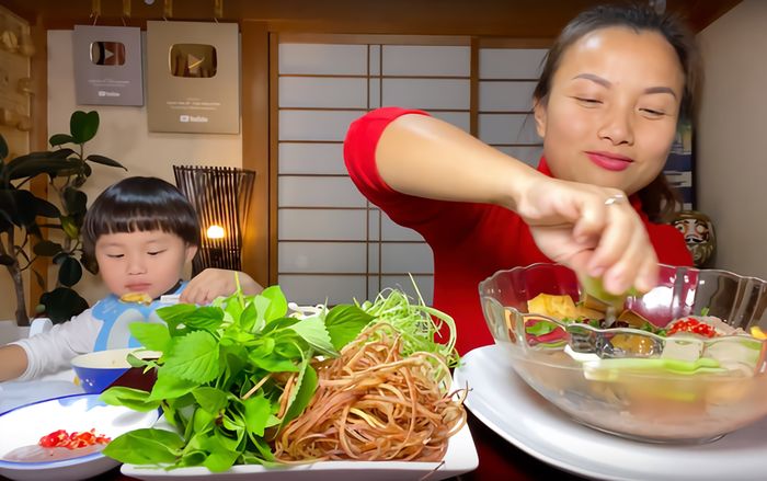 7 kênh YouTube ẩm thực đình đám nhất hiện nay: Bà Tân Vlog, Quỳnh Trần JP đều có sub khủng, có một kênh số view lên đến 1,4 tỷ lượt xem