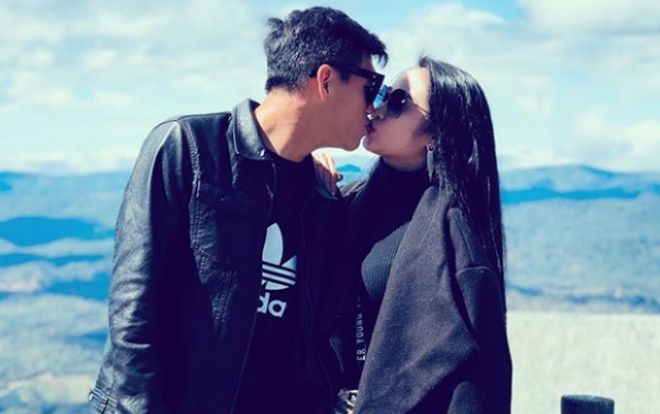 Nhan sắc nóng bỏng của bạn gái tiền đạo Nguyễn Tiến Linh