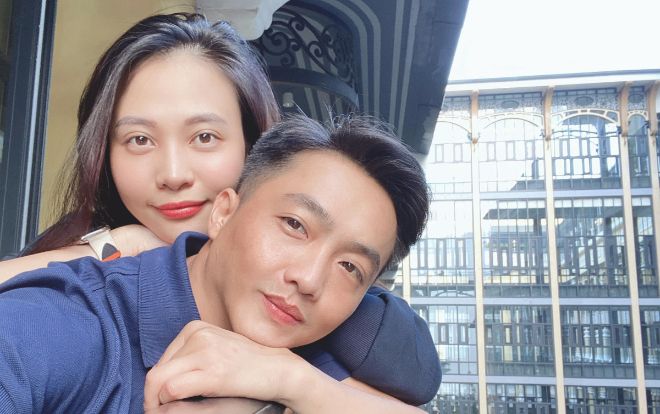 Đàm Thu Trang đăng ảnh selfie Cường Đôla liền vào nịnh vợ xinh quá xinh