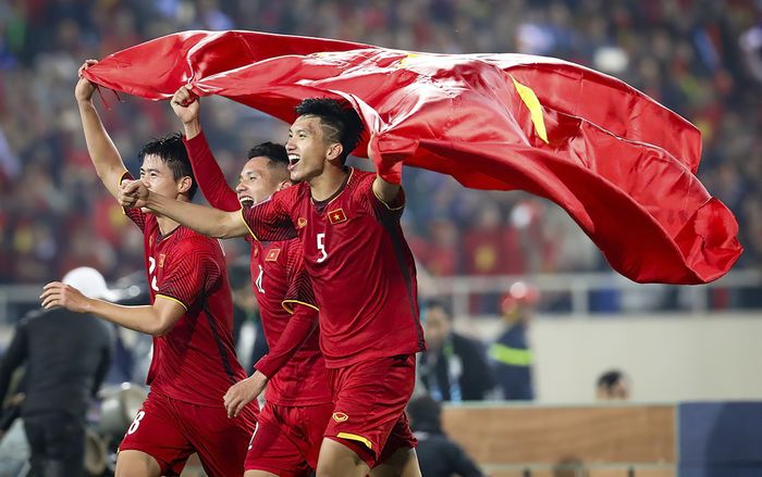 Cách xem trực tiếp trận Việt Nam - UAE diễn ra vào tối nay trên điện thoại và máy tính