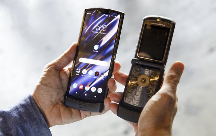 Huyền thoại Motorola RAZR chính thức hồi sinh: Đẹp ăn đứt iPhone 11 Pro!