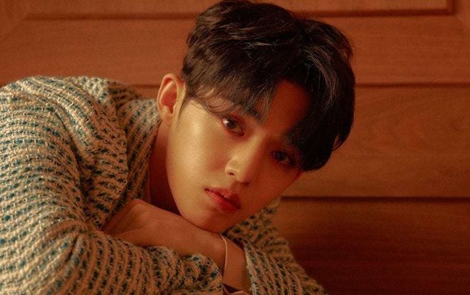 S.Coups (SEVENTEEN) không thể dự sự kiện vì lý do sức khỏe, CARAT nhanh chóng đẩy hashtag #GetWellSoonScoups phủ kín mạng xã hội