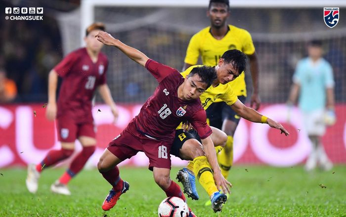 CĐV Thái Lan: 'Đá thế này thì chẳng cần thuê HLV nữa'