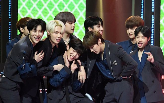 X1 vội về Hàn dự lễ trao giải (16/11), Mnet đột ngột hủy bỏ khiến Knet sốc