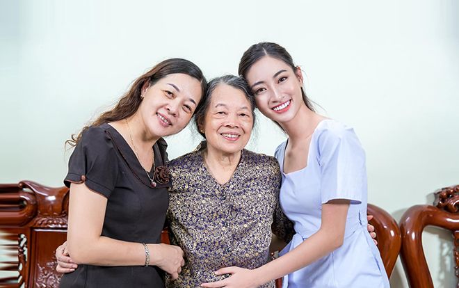 Hoa hậu Lương Thùy Linh: Bà ngoại bảo mẹ cho mình mấy roi vì mặc bikini trước đông người