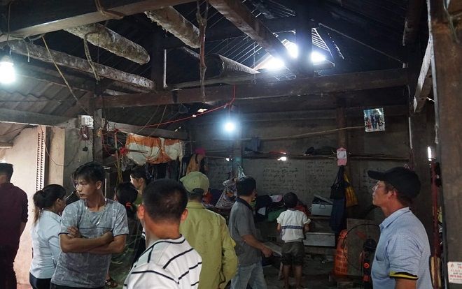 Mẹ người đàn ông treo cổ hai con nhỏ rồi tự tử: 'Con tôi uất ức trước cảnh vợ chụp ảnh với người đàn ông khác đăng lên Facebook nên mới nghĩ quẩn'