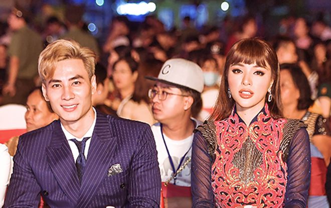 Siêu mẫu Mai Tuấn Anh - Dương Ngọc Khả Trang sánh đôi đi trao giải cuộc thi sắc đẹp
