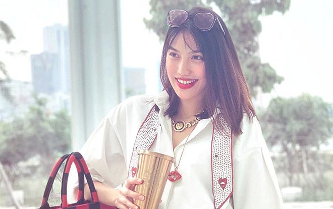 Lan Khuê mặc áo sơ mi trắng cực cute vẫn không quên giục con: ‘Tuần 40 rồi baby ơi, ra đi nào’