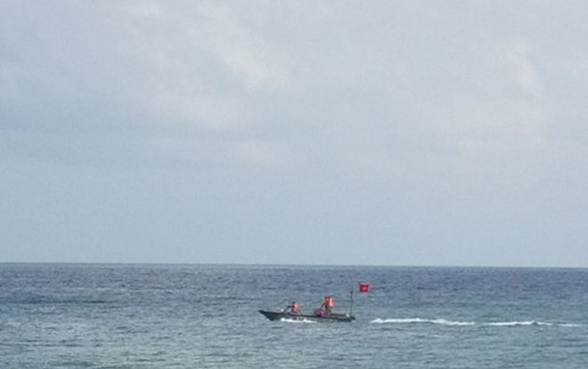 Nhóm học sinh lớp 8 ở Bình Định đi tắm biển bị sóng cuốn, 2 em tử vong, 1 em mất tích