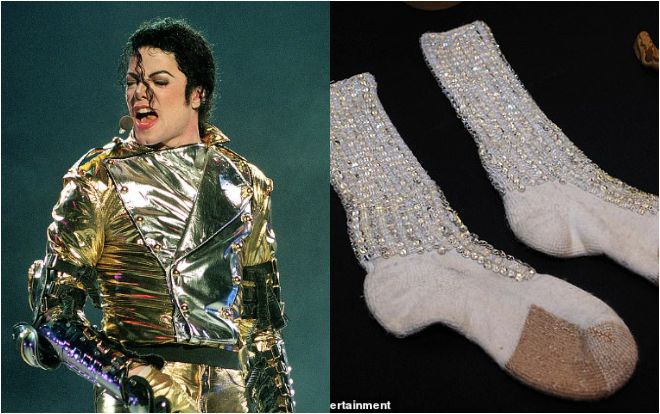Không ngờ đôi tất nạm pha lê của Ông hoàng nhạc Pop Michael Jackson có giá 2 triệu đô la Mỹ