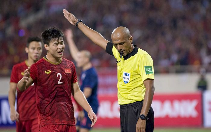 Trọng tài bắt trận Việt Nam - Thái Lan chuyển Instagram về chế độ riêng tư vì bị CĐV Việt tổng tấn công