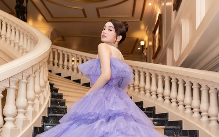 Kaity Nguyễn diện váy công chúa, thả dáng mong manh tại sự kiện