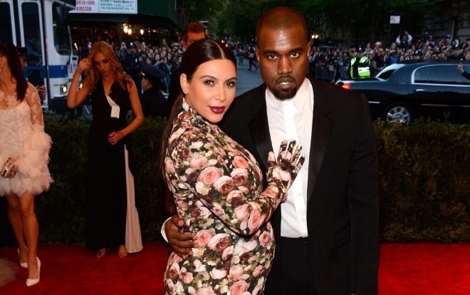 ‘Cứng’ như Kim Kardashian cũng có lúc khóc hết nước mắt khi tham dự Met Gala 2013