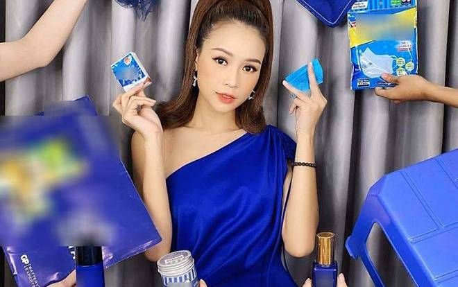 Sau Chi Pu, đến lượt hotgirl Sam bám trend 'ton sur ton' của các cô cậu học trò đang 'gây bão' khắp MXH