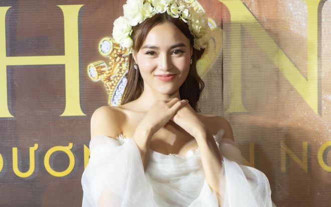 Cập nhật từ họp báo: Hình ảnh Ninh Dương Lan Ngọc xinh đẹp trong ngày debut làm ca sĩ