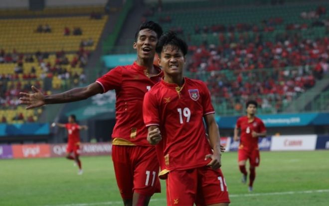 U22 Myanmar hoà Malaysia trong ngày cầu thủ 2 đội 'hỗn chiến'