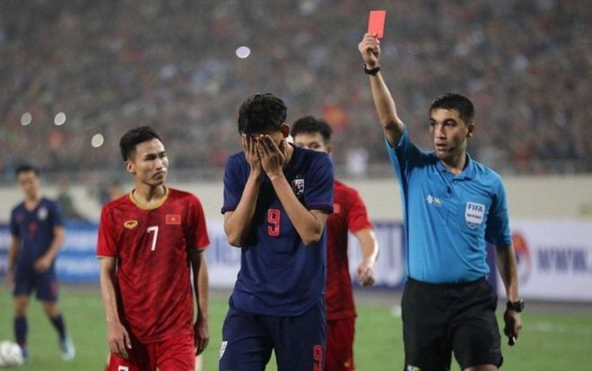 Cầu thủ Thái Lan đánh Đình Trọng không bất ngờ khi được xóa án phạt