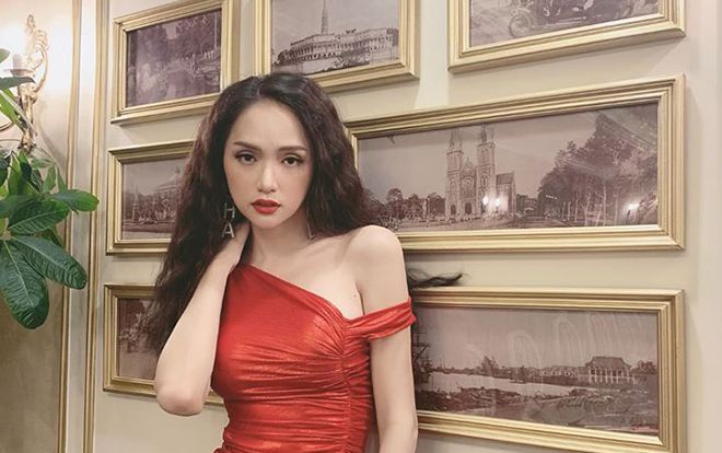 Hương Giang diện váy đỏ bó sát tạo dáng lả lơi, thiêu đốt mọi ánh nhìn