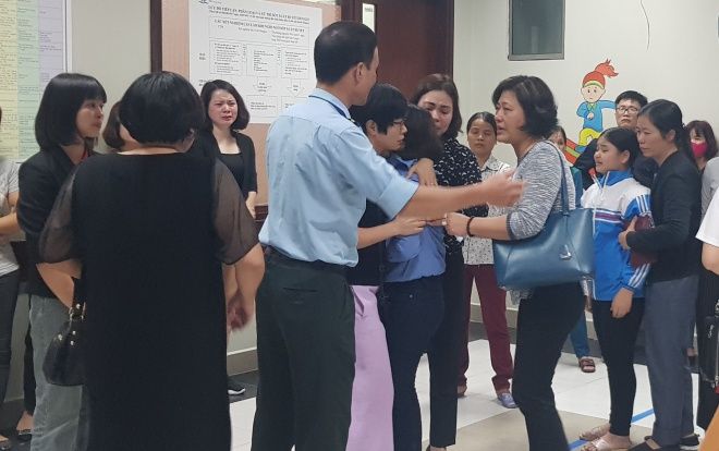 Cháu bé gần 3 tuổi tử vong thương tâm khi chơi cầu trượt tại trường mầm non