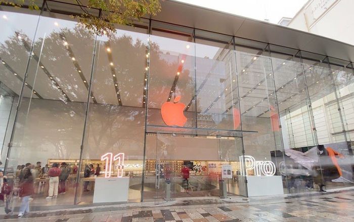 Vì sao nhiều Apple Store trên thế giới bỗng dưng 'tô đỏ' logo táo khuyết?