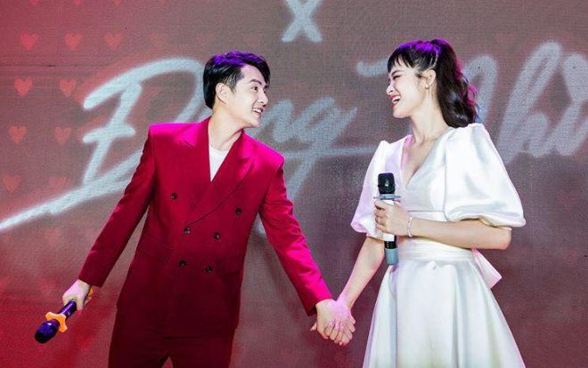 Hậu lễ cưới thế kỷ, 'vợ chồng son' Đông Nhi - Ông Cao Thắng lúc nào cũng dính nhau như sam khiến các fan ghen tỵ