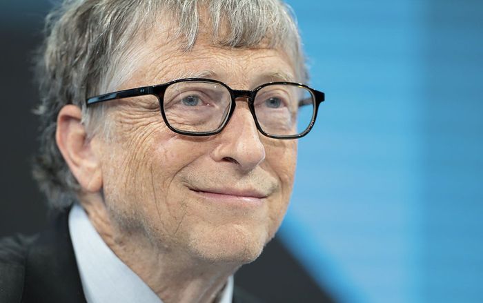 Bill Gates: 'Tôi từng tấn công máy tính nhà trường để được xếp ngồi cạnh gái xinh nhưng lại ngại tán tỉnh họ'