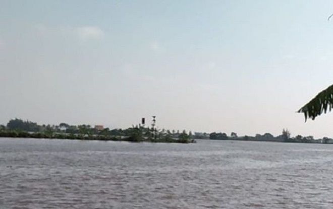 Chìm tàu chở gạch trên sông ở Hải Phòng, nghi nhiều người mất tích