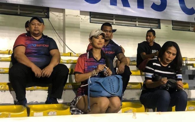 Maria Ozawa tới sân cổ vũ ủng hộ Indonesia đấu Việt Nam