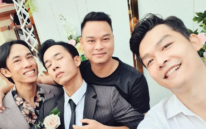 Bị nhận nhầm là chú rể trong đám cưới anh trai, Việt Anh 1977 Vlog khẳng định mình vẫn còn 'khôn lắm'