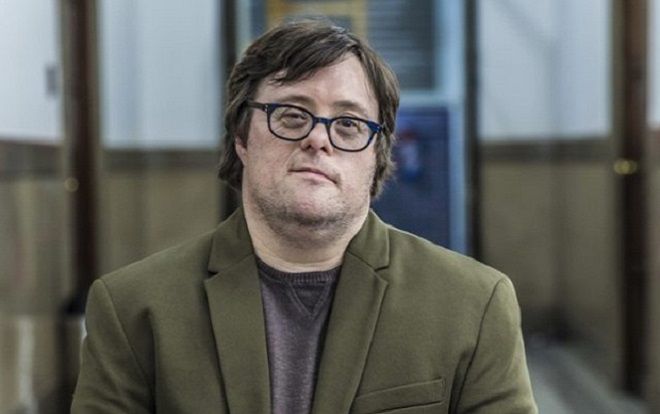 Người đàn ông mắc bệnh Down nhận 2 bằng cử nhân