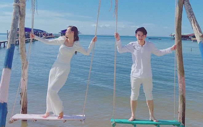 Cưới nhau gần 1 tháng, Đông Nhi và Ông Cao Thắng vẫn mắc cỡ khi được gọi là 'vợ chồng son'