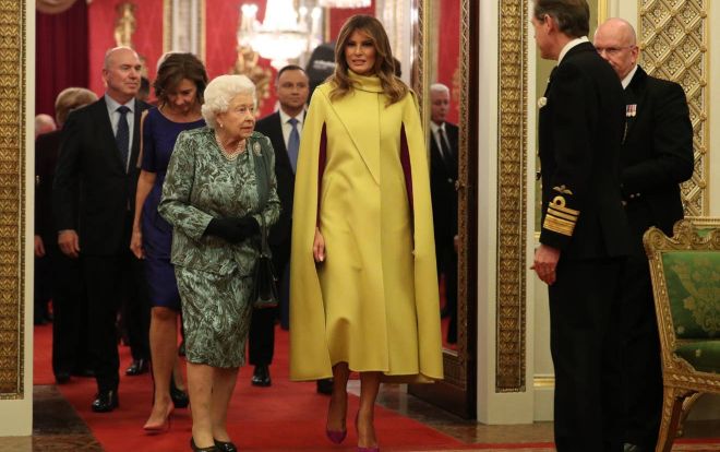 Đệ nhất Phu nhân Mỹ 'chiếm trọn' spotlight khi mặc cây đồ màu vàng nổi hơn cả Kate Middleton