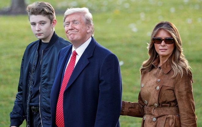 Bà Melania điên tiết vì con trai 13 tuổi bị lôi vào cuộc điều tra luận tội ông Trump