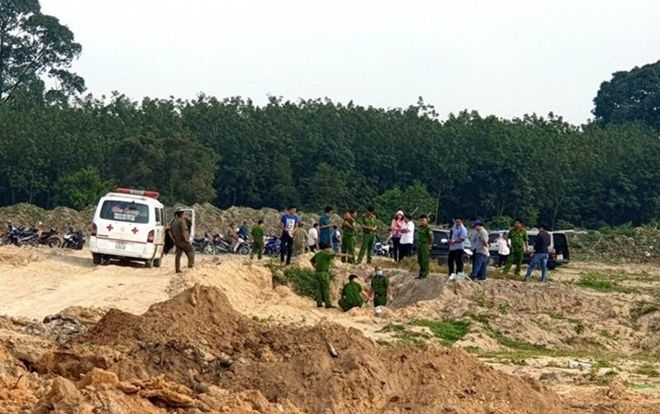 Thi thể bị cháy đen tại bãi đất trống ở Bình Dương là nam giới, không phát hiện dấu vết tác động ngoại lực